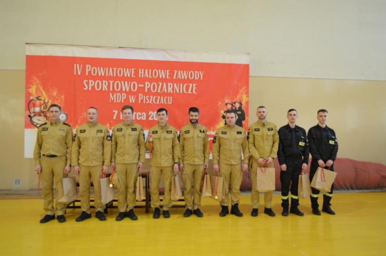 Ponad 200 młodych strażaków rywalizowało w Piszczacu. Halowe zawody MDP powiatu bialskiego