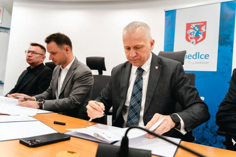 Umowa na odnowienie starego parku podpisana